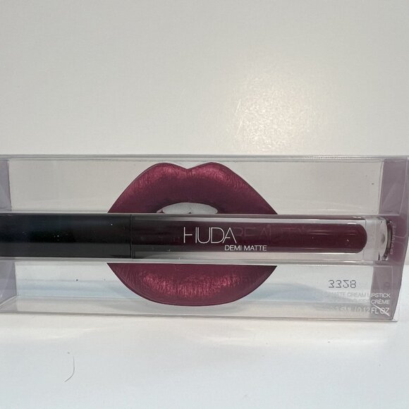 New Huda Beauty Demi-Matte Lipstick in Bawse - Picture 4 of 6